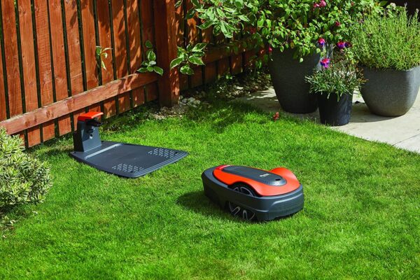 06304ee3b0a4486683f87aea37e53cd2 500 GO Robotic Lawn Mower