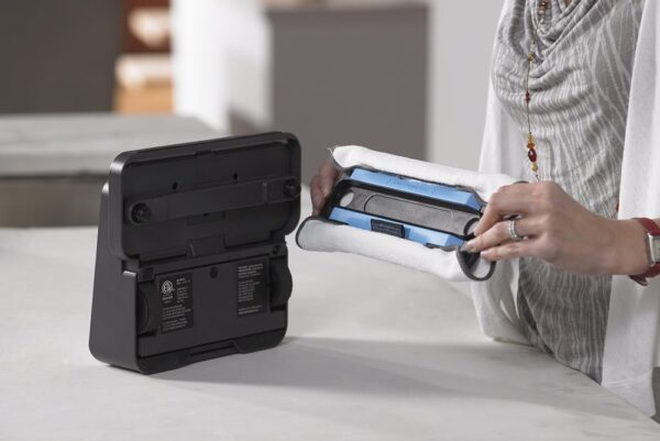 iRobot – Braava 380 Robot Mop – Black