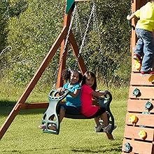 Multi-child swing encourages teamwork