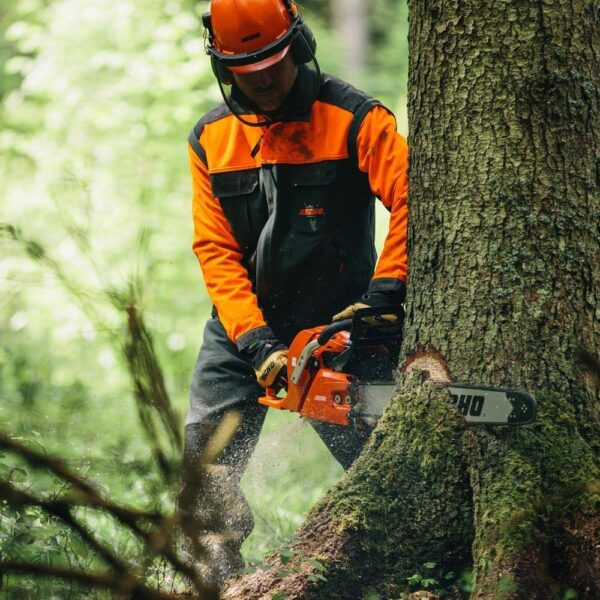 CS-352 16 in. 34cc Gas Chainsaw