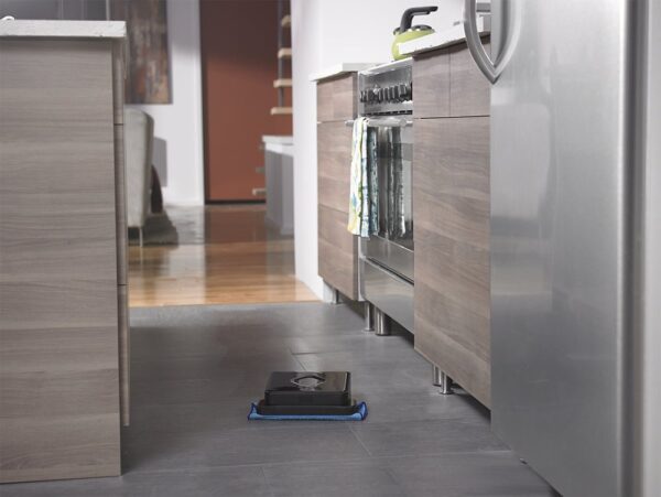 iRobot – Braava 380 Robot Mop – Black