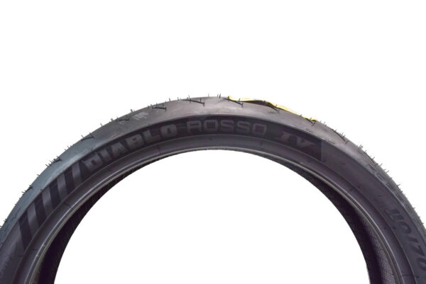 Pirelli Diablo Rosso IV Motorcycle Tires Set – Front 110/70ZR17 & Rear 190/55ZR17 with Bonus Keychain