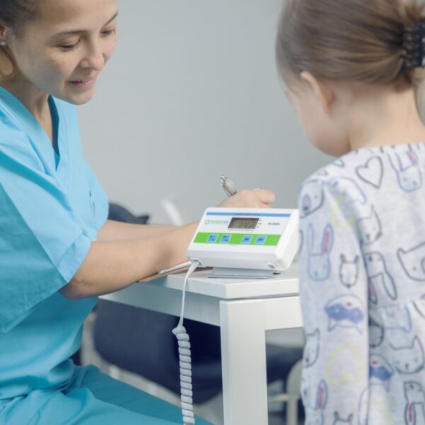 931e7c8549b5429bbb7d759675e420bc Medical Grade Floor Scale – Portable – Easy to Read Digital Display – Heavy Duty – Home, Hospital & Physician Use – Pound & Kilogram Settings – 12′′ x 12.5′′ Platform – 550 lb Limit by Patient Aid