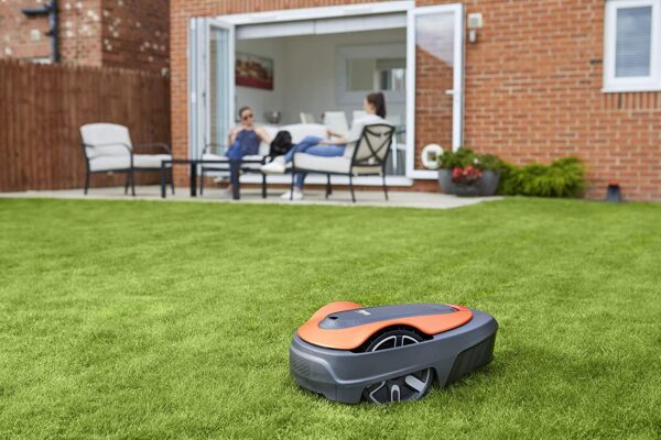 a92739b3991a4bdd9a047b3ac17962b7 500 GO Robotic Lawn Mower