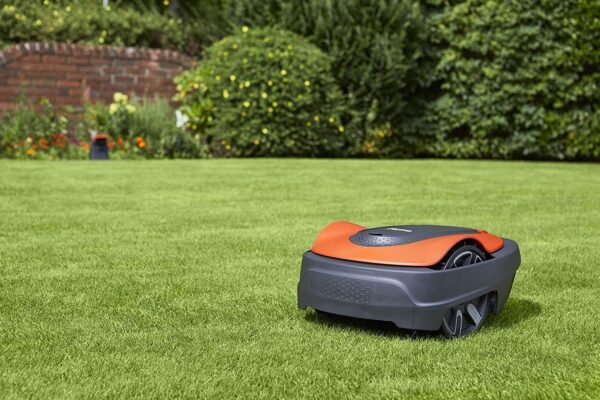 cb603fccf1f0446d8077e694249a2583 500 GO Robotic Lawn Mower